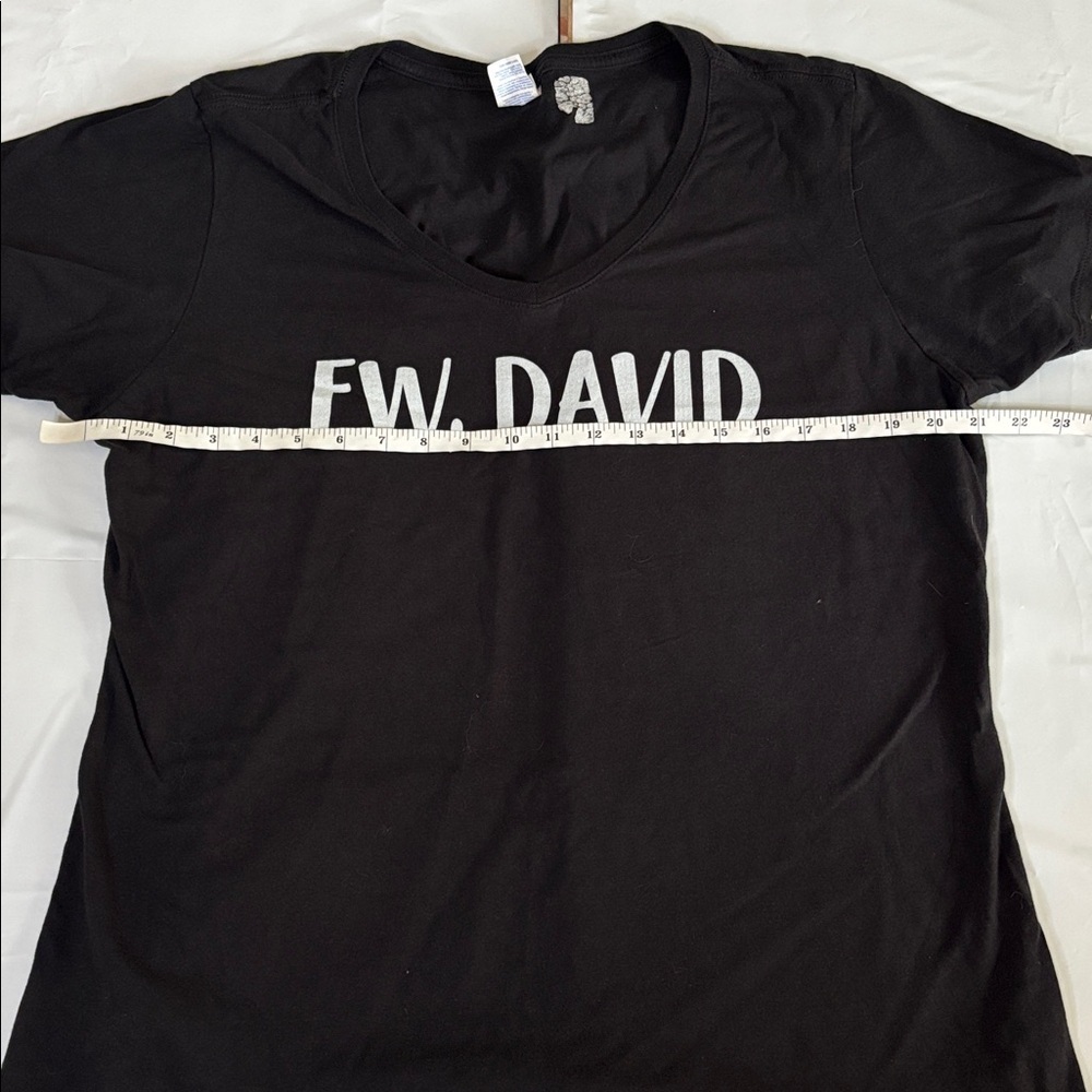 Schitt’s Creek “Ew, David” Graphic Tee Women’s 2X Black Funny TV Quote - Picture 6 of 7